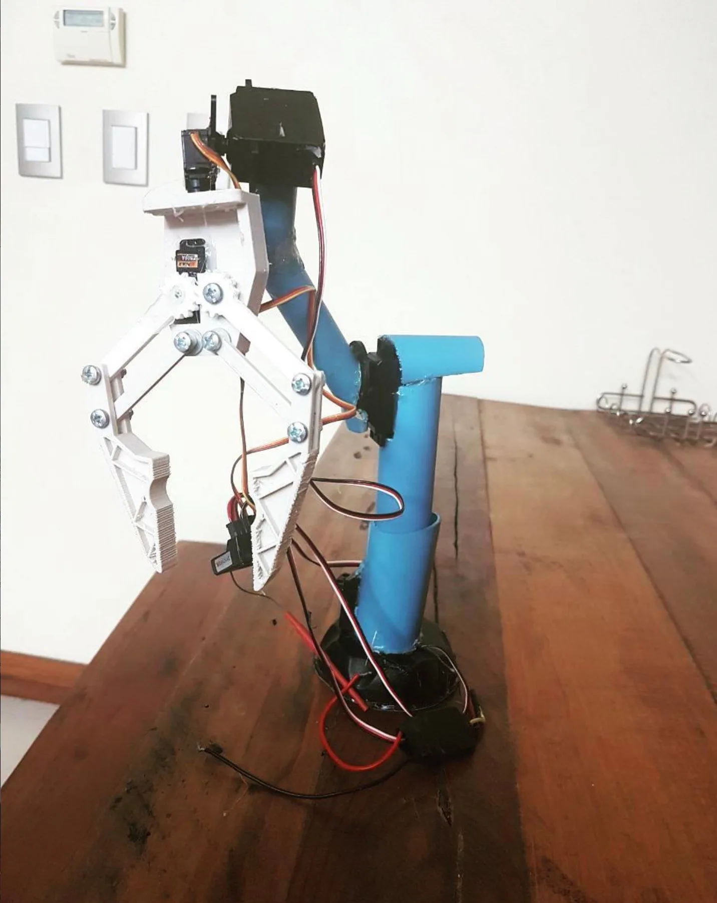 A robotic arm I built.